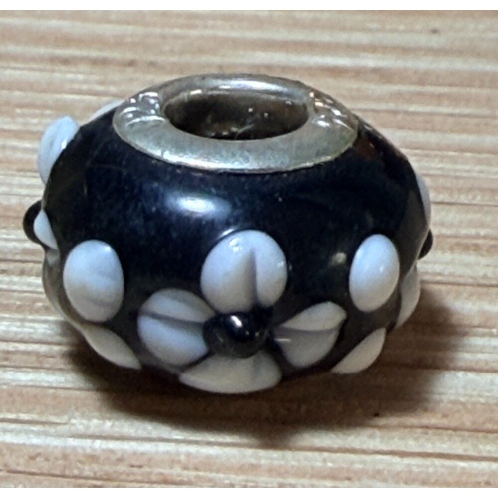 925 Sterling Silver Core White Flower Black Glass Bead Bracelet Charm Bead